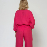 Bluză din in cu nasturi decorativi și decolteu în V ciclam