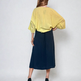 Fustă midi cu buzunare și nasture bleumarin