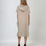 Rochie lungă în spate cu glugă și buzunare crem