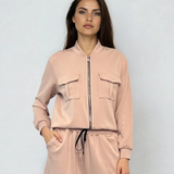 Jachetă cu buzunare și fermoar crem