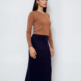 Pulover en-coeur cu nasturi pe mâneci beige