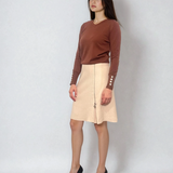 Pulover en-coeur cu nasturi pe mâneci maro