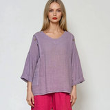 Bluză din in cu nasturi decorativi și decolteu în V lila