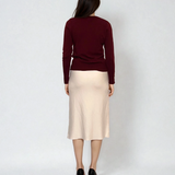 Pulover en-coeur cu nasturi pe mâneci grena