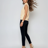 Vestă pe gât cu nasturi decorativi crem