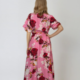 Rochie lunga parte peste parte print floral cu broșă roz