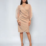 Rochie cambrată cu mâneci bufante din tulle beige