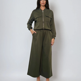 Jachetă cu buzunare și fermoar kaki