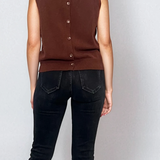 Vestă pe gât cu nasturi decorativi maro