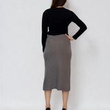 Pulover cu decolteu în V moale si confortabil negru