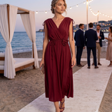 Rochie midi din vâscoză cu decolteu petrecut și umeri încrețiți grena