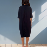 Rochie cu floare brodată în partea de sus negru-alb