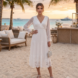 Rochie din mătase cu decolteu în V și dantelă alb