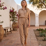 Salopetă din vâscoză cu pantalon conic și cordon în talie beige