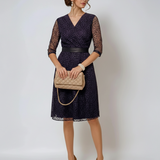 Rochie midi mov cu mâneci 3/4 din dantelă, elegantă pentru evenimente mov