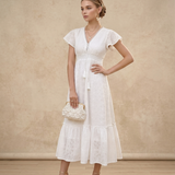 Rochie lungă cu broderie spartă, decolteu în V cu șnur și elastic în talie alb