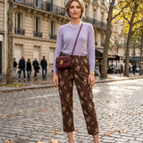 Pantaloni conici cu pense și broderie maro