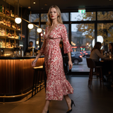 Rochie lungă cu print floral și mânecă clopot rosu
