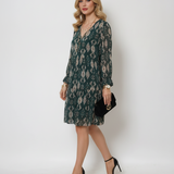 Rochie midi lejeră cu print și decolteu în V verde