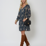 Rochie midi lejeră cu print și decolteu în V albastră
