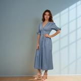 Rochie lungă jeans cu fundă la mânecă și decolteu albastru-jeans