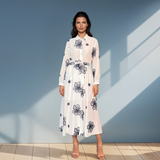 Rochie lungă brodată cu flori alb-bleumarin