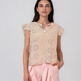 Bluză brodată cu mânecă volan beige PR917