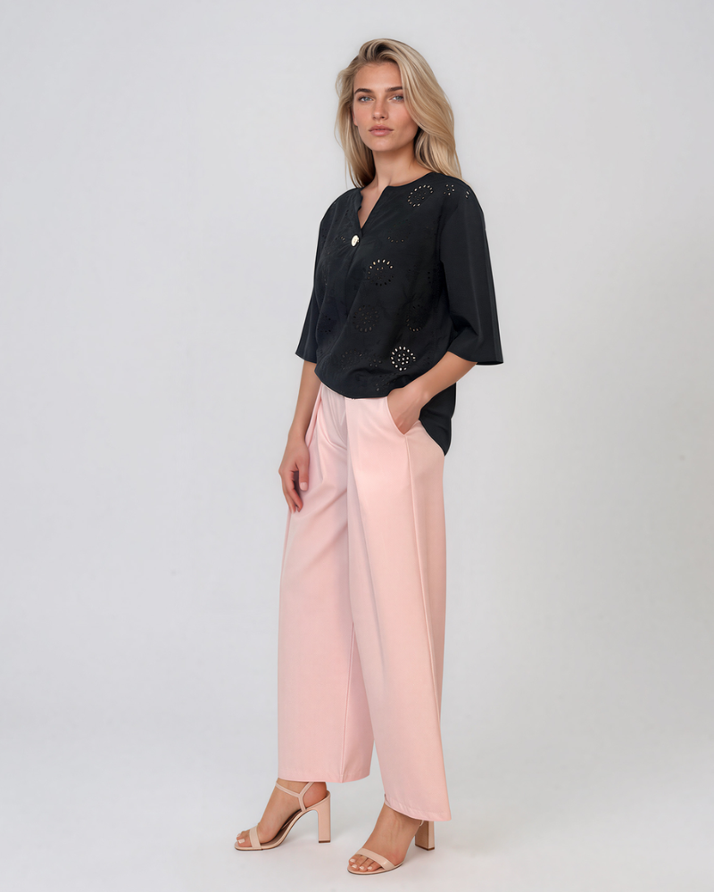 Bluză cu broderie și nasture negru PR915