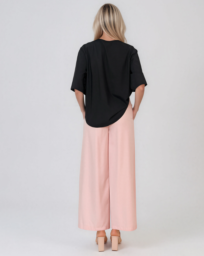 Bluză cu broderie și nasture negru PR915