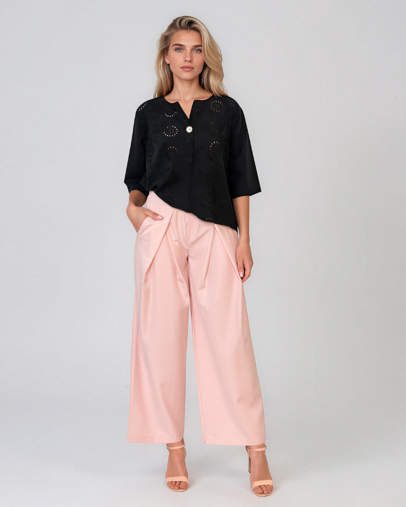 Bluză cu broderie și nasture negru PR915