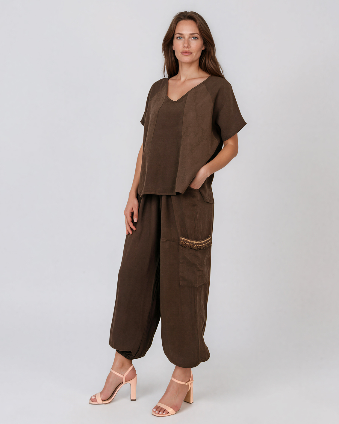 Bluză din in cu broderie elegantă maro PN002