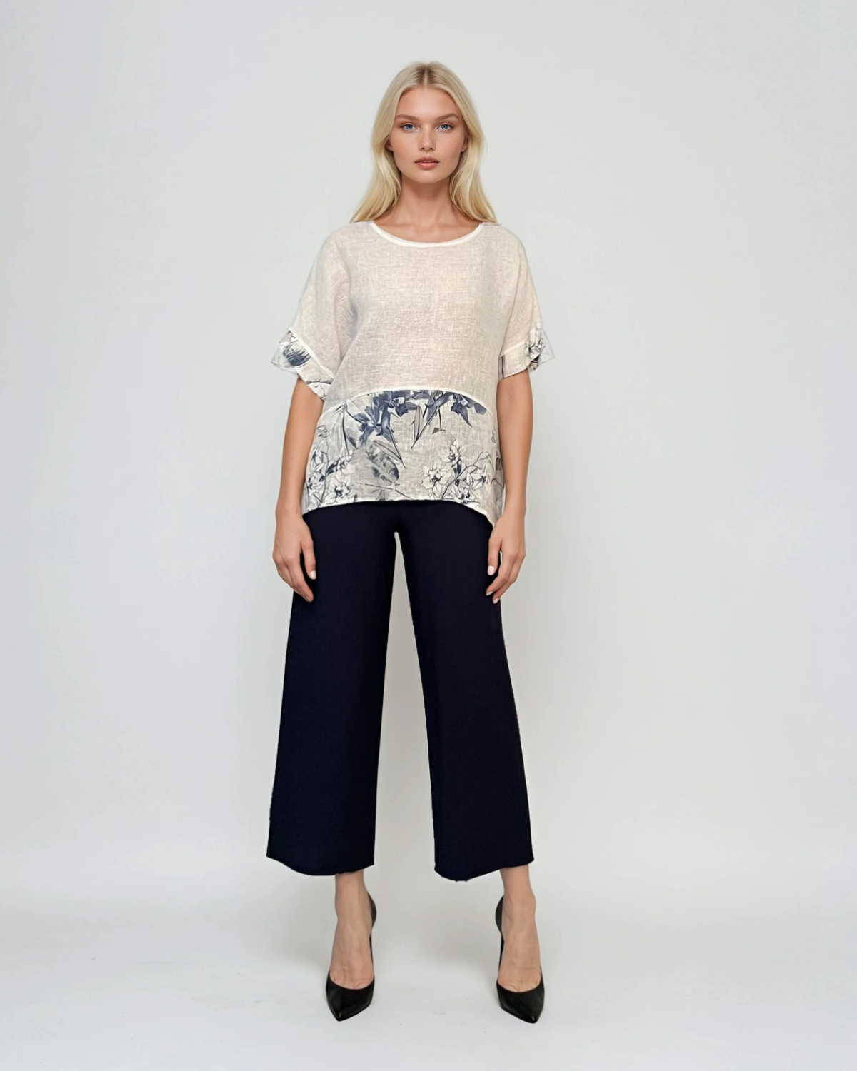 Bluză din in cu print floral alb 