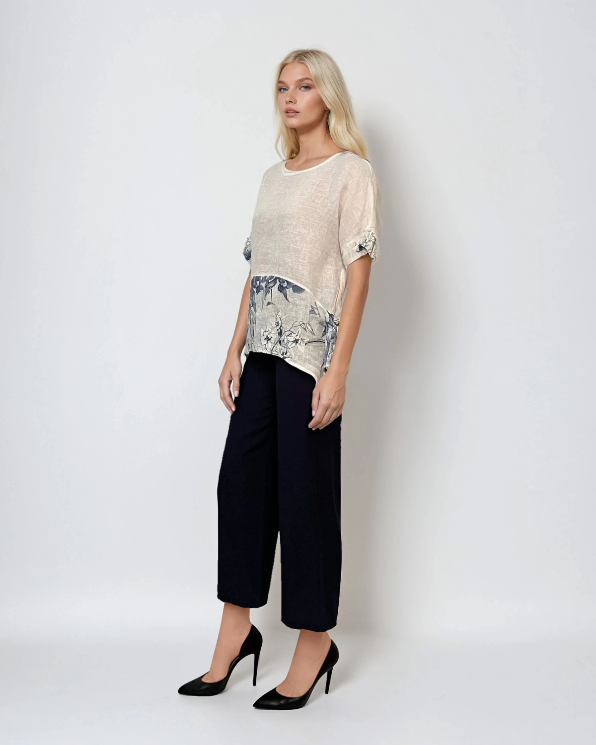Bluză din in cu print floral alb 