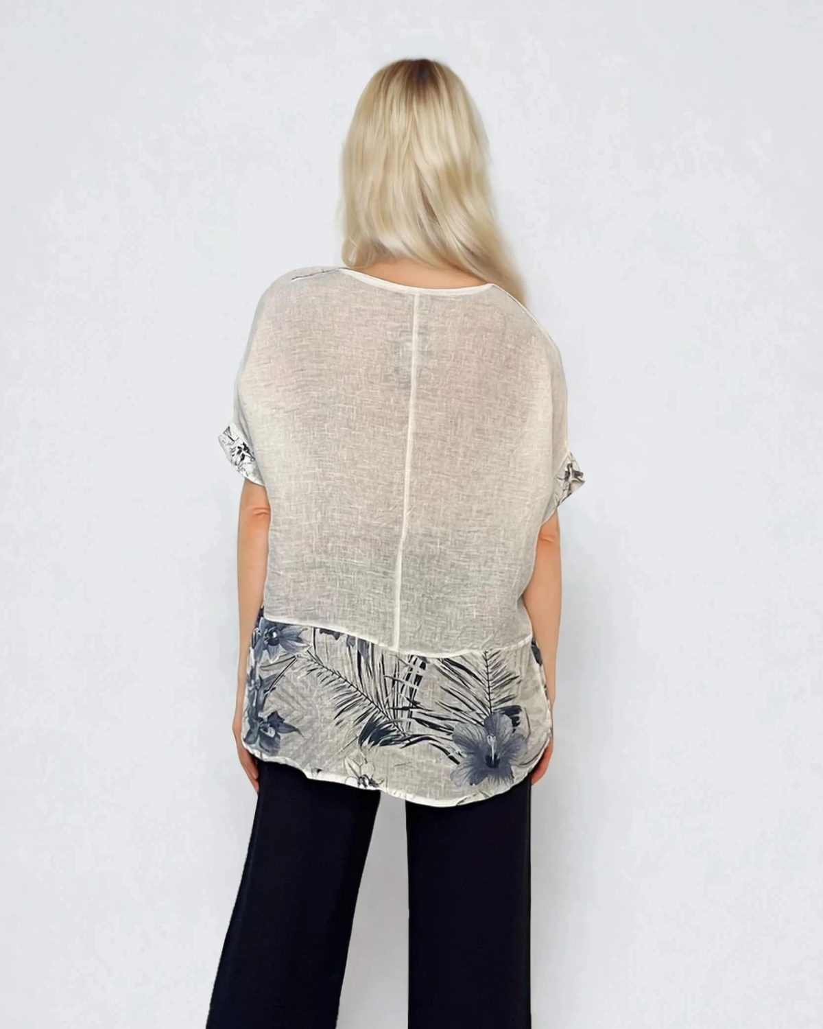 Bluză din in cu print floral alb 