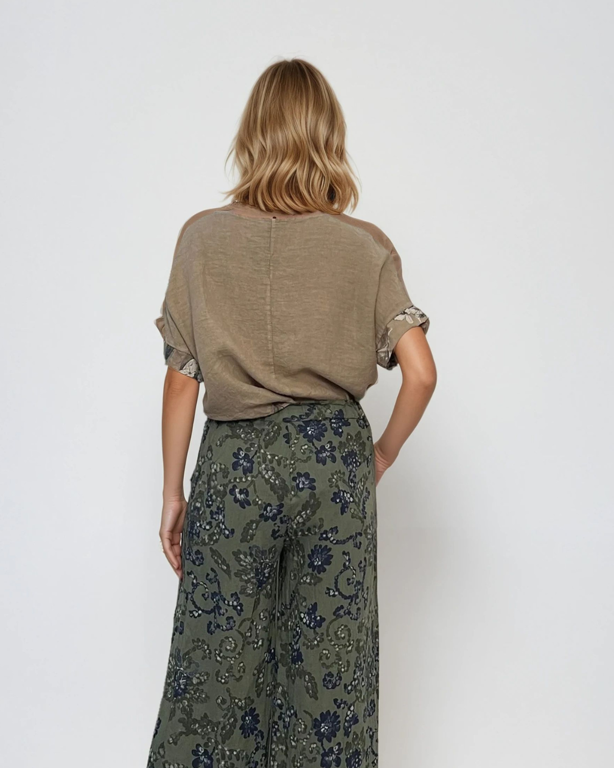 Bluză din in cu print floral crem 