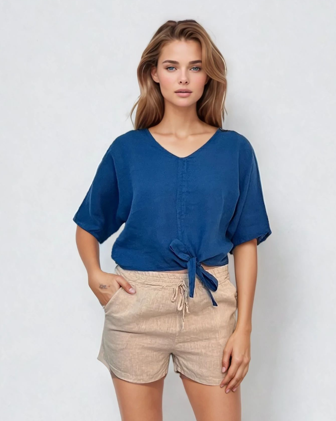 Bluza din in lejeră cu legătură și decolteu în V albastru albastru 