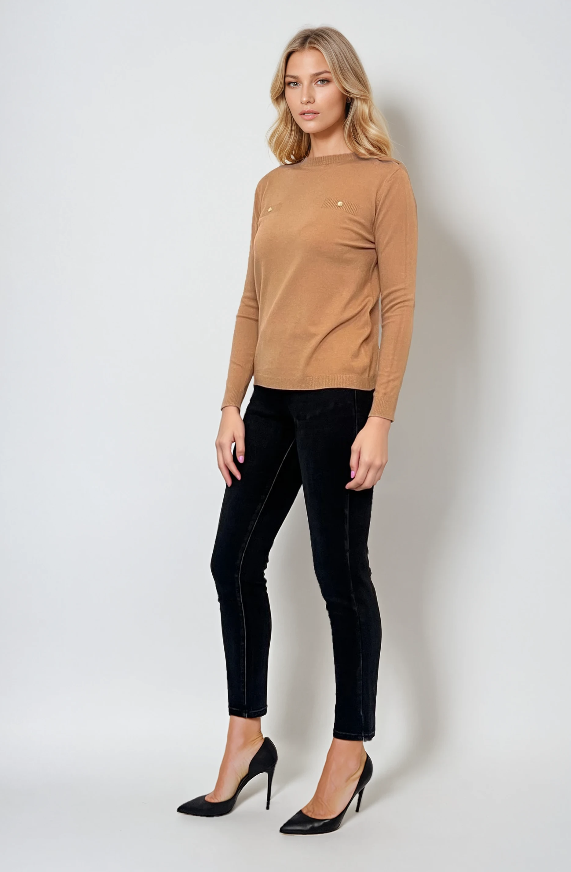 Bluză fină din tricot cu nasturi aurii beige 