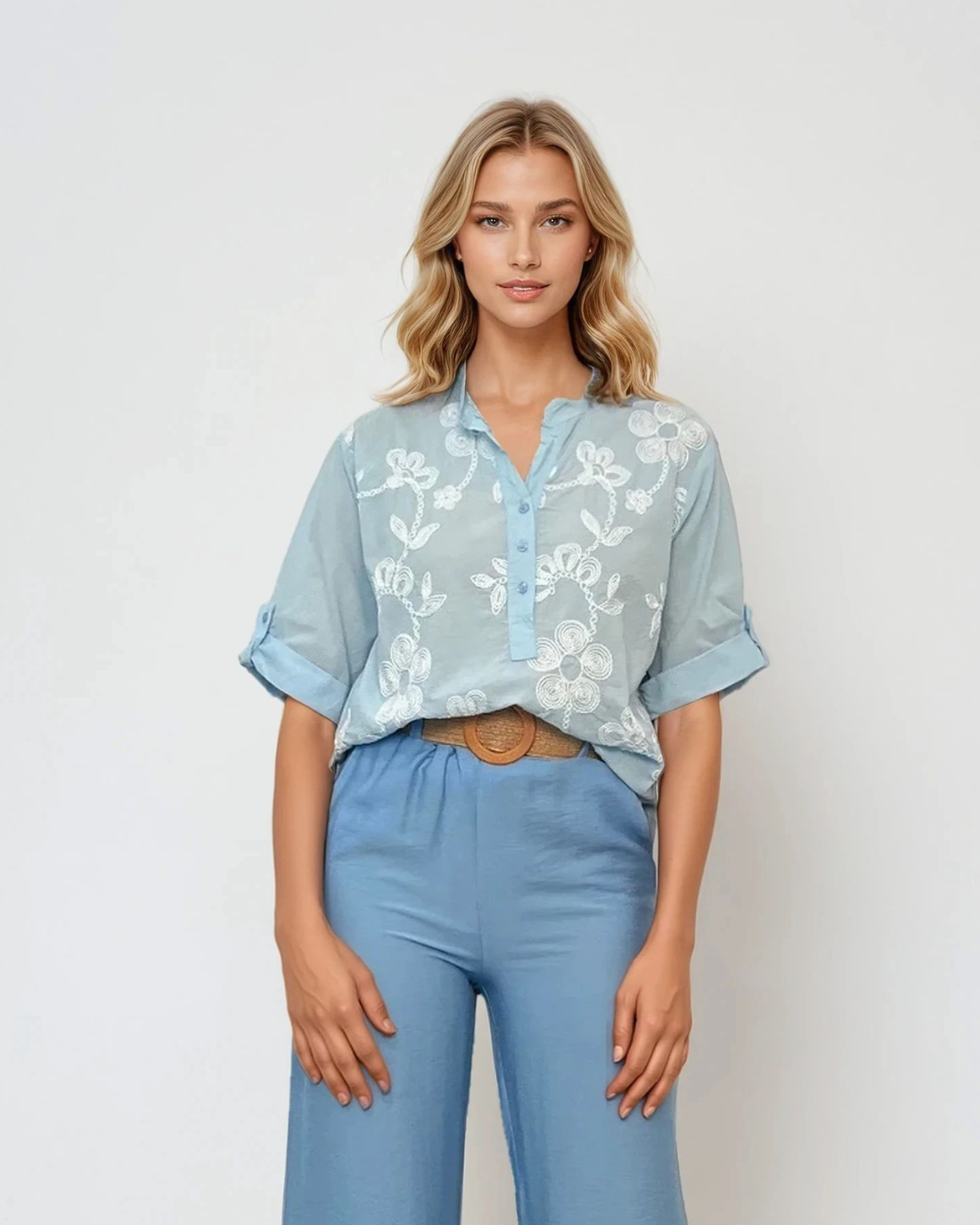 Bluză guler tunică cu broderie flori bleu 