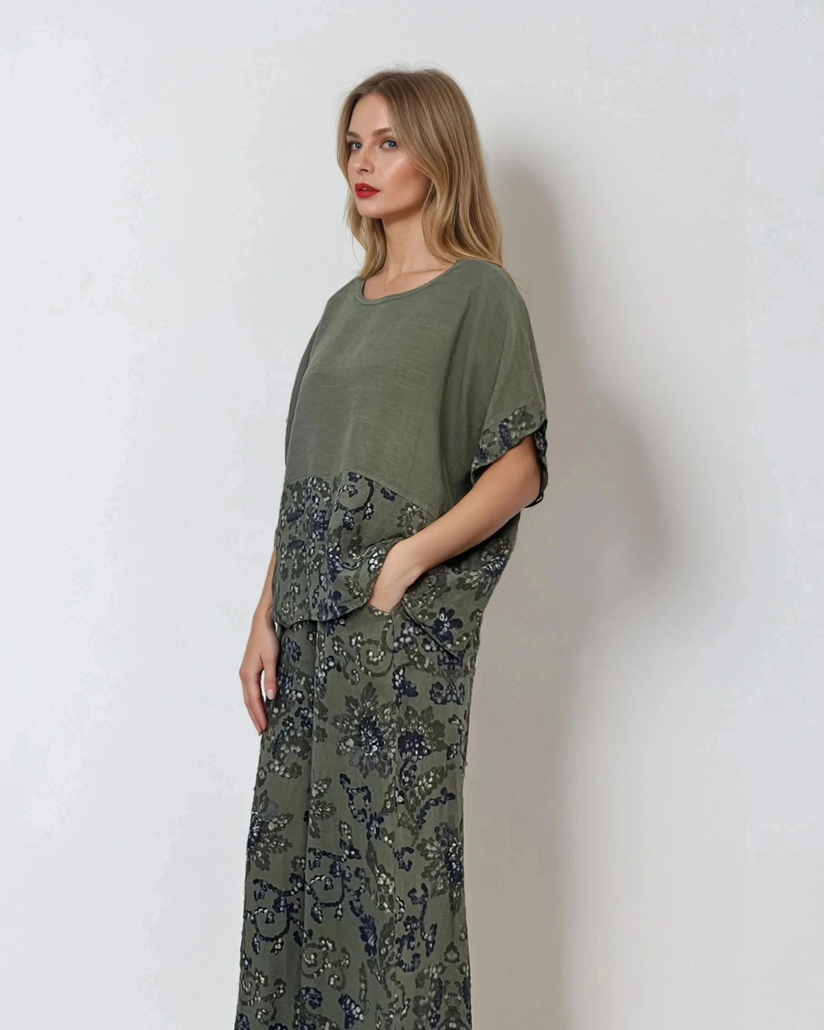 Bluza largă din in cu mânecă fluture și print floral kaki 
