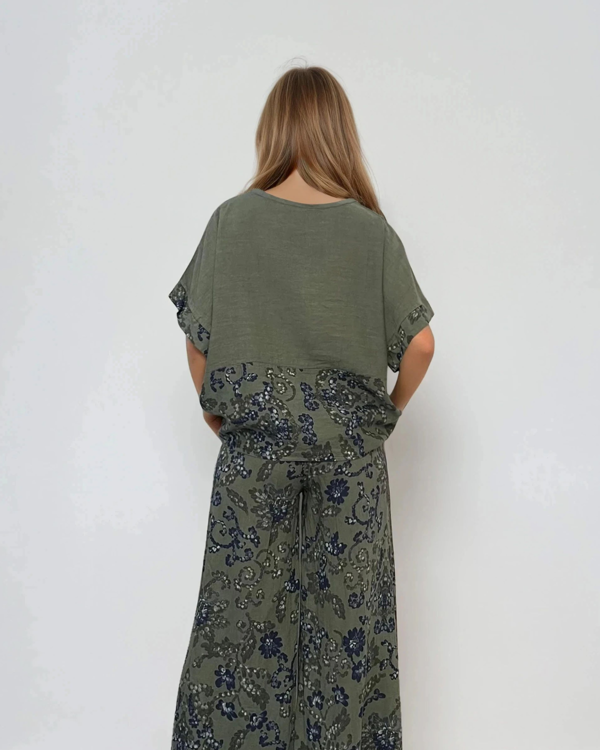 Bluza largă din in cu mânecă fluture și print floral kaki 