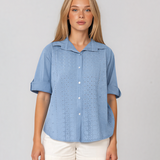 Cămașă cu broderie în partea din față albastru-jeans HL085