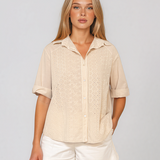 Cămașă cu broderie în partea din față beige HL085