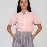 Cămașă cu mânecă bufantă și broderie roz HL114
