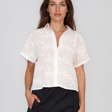 Cămașă cu mânecă scurtă și broderie spartă alb HL113