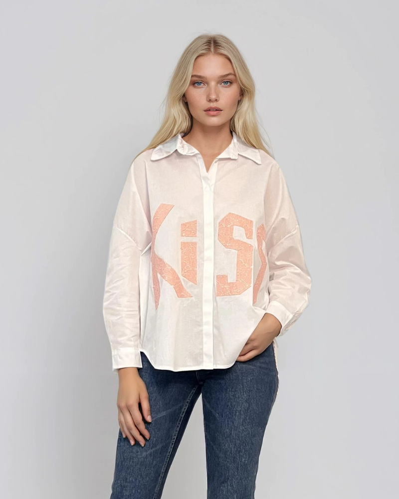 Cămașă din bumbac oversize cu broderie KISS alb 