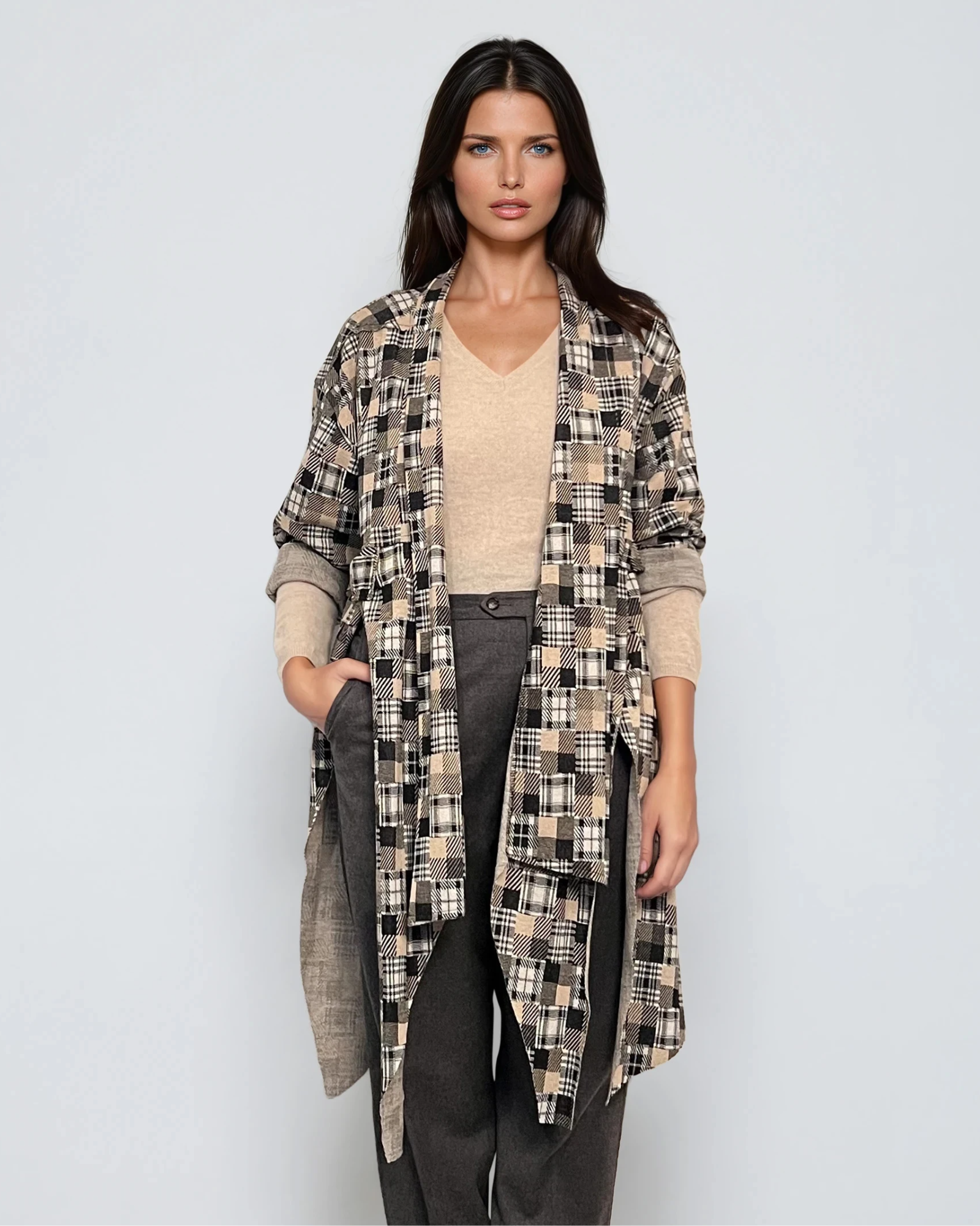 Cardigan lung cu șlițuri laterale și imprimeu geometric mic beige 