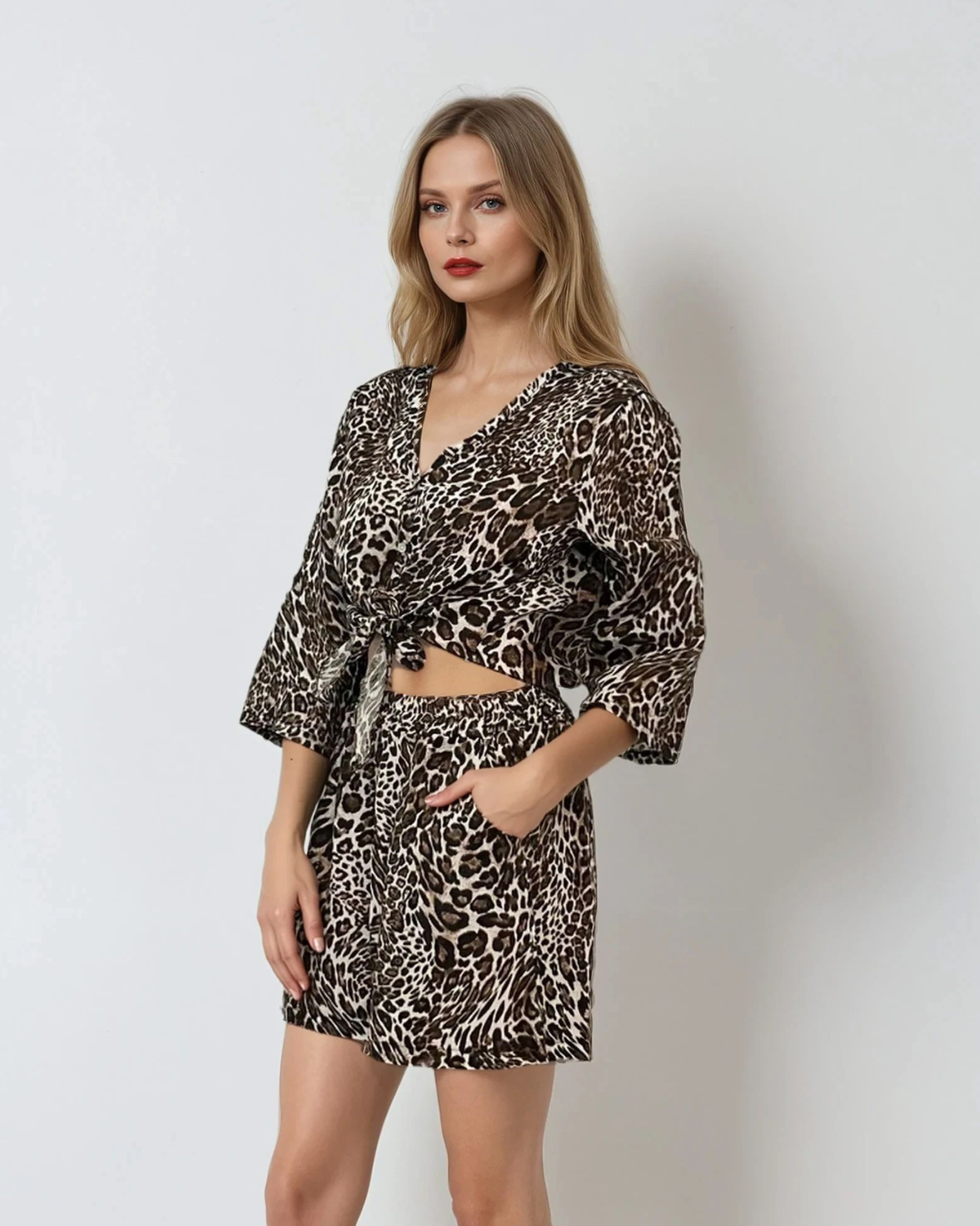 Compleu animal print cu pantaloni scurți și buzunare animal print 