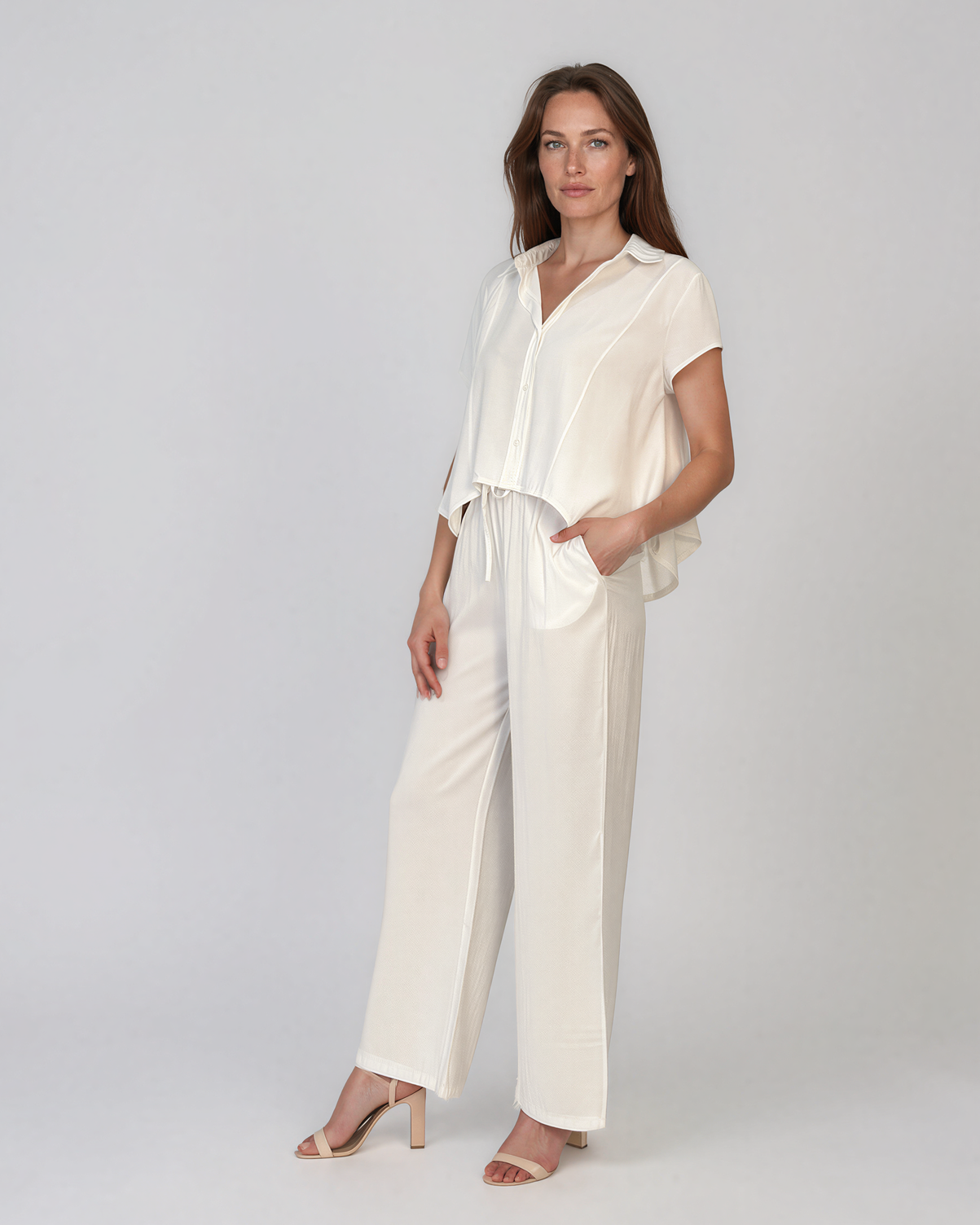 Compleu din vâscoză cu cămașă și pantaloni lejeri alb HL213