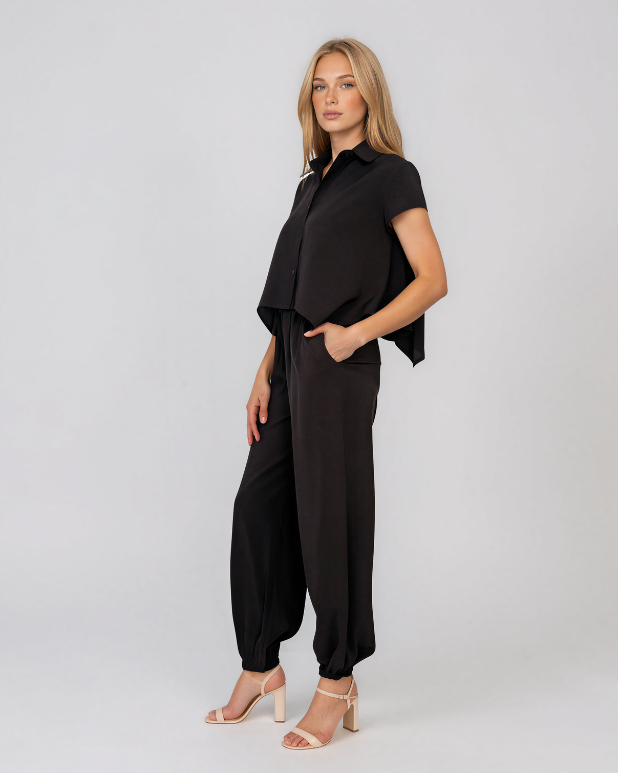 Compleu din vâscoză cu cămașă și pantaloni lejeri negru HL213