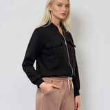 Jachetă cu buzunare și fermoar negru